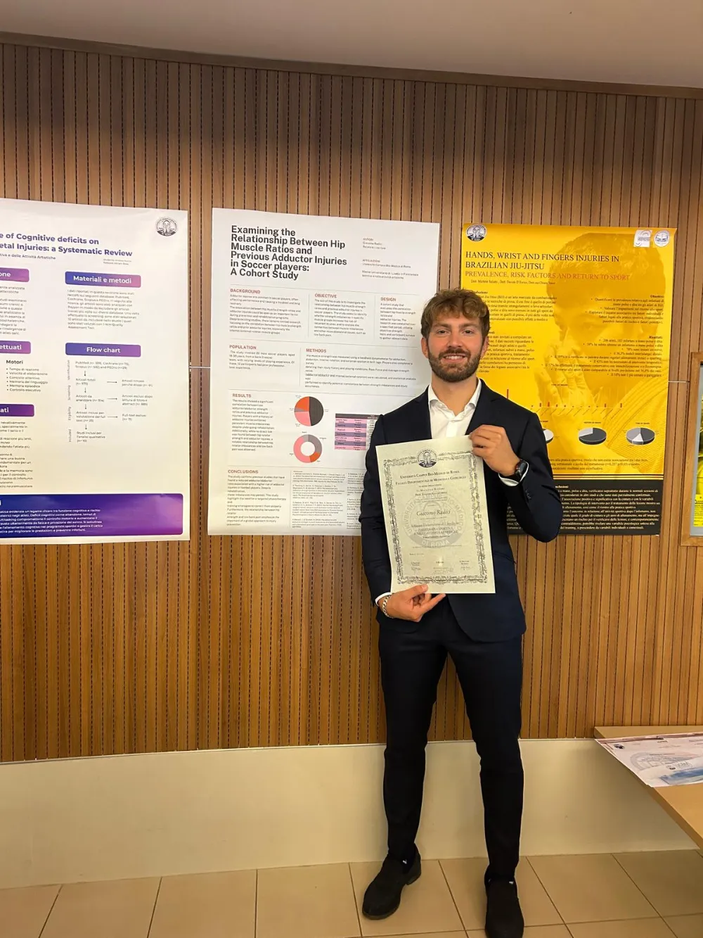 Giacomo Radici con il diploma del master